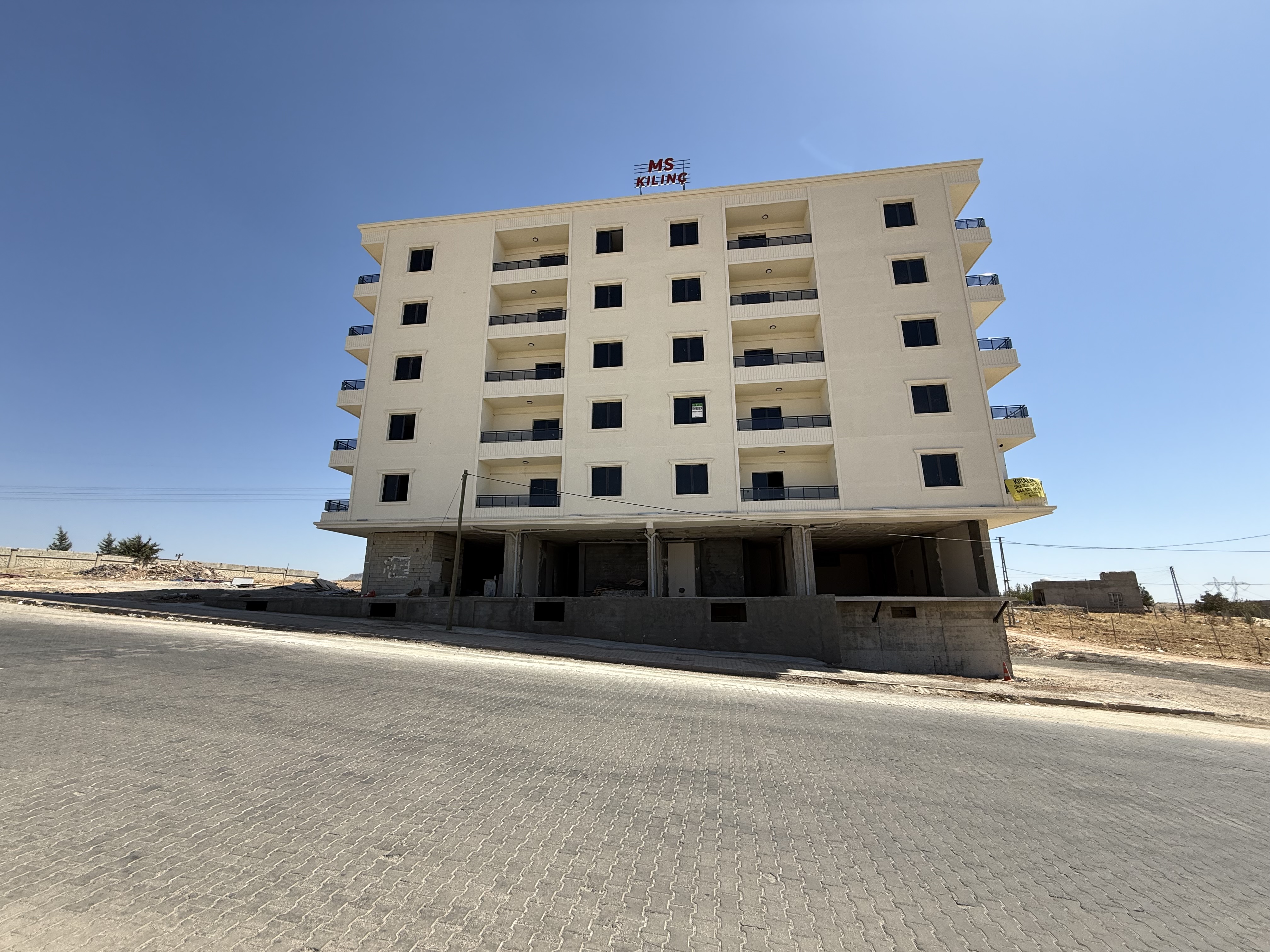 EMLAK 777 YENİ TOKİ YOLU ÜZERİ KİRALIK LÜKS 1+1 DAİRE