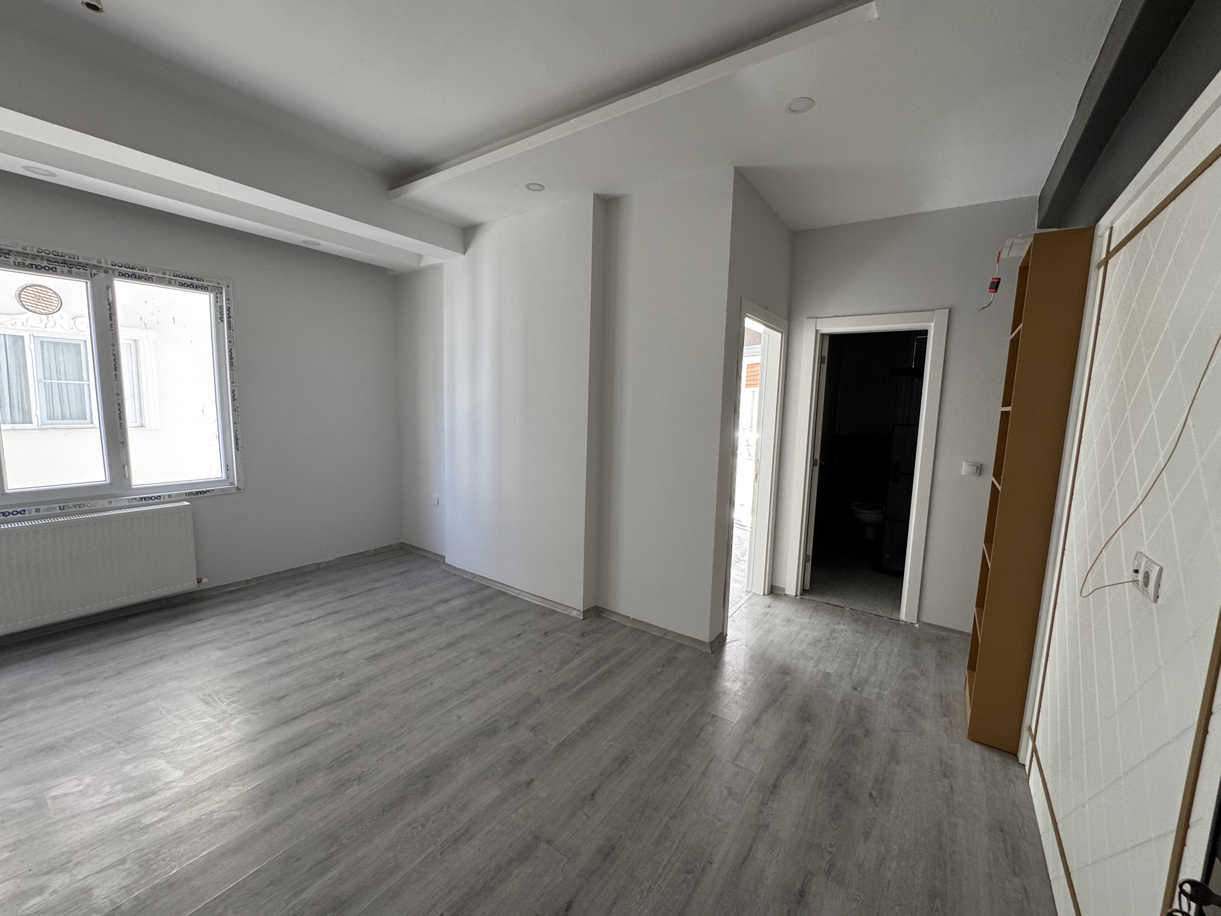 EMLAK 777 DİYALİZ MERKEZİ- EKREM OK CAMİ YANI SATILIK 1+1 DAİRE 