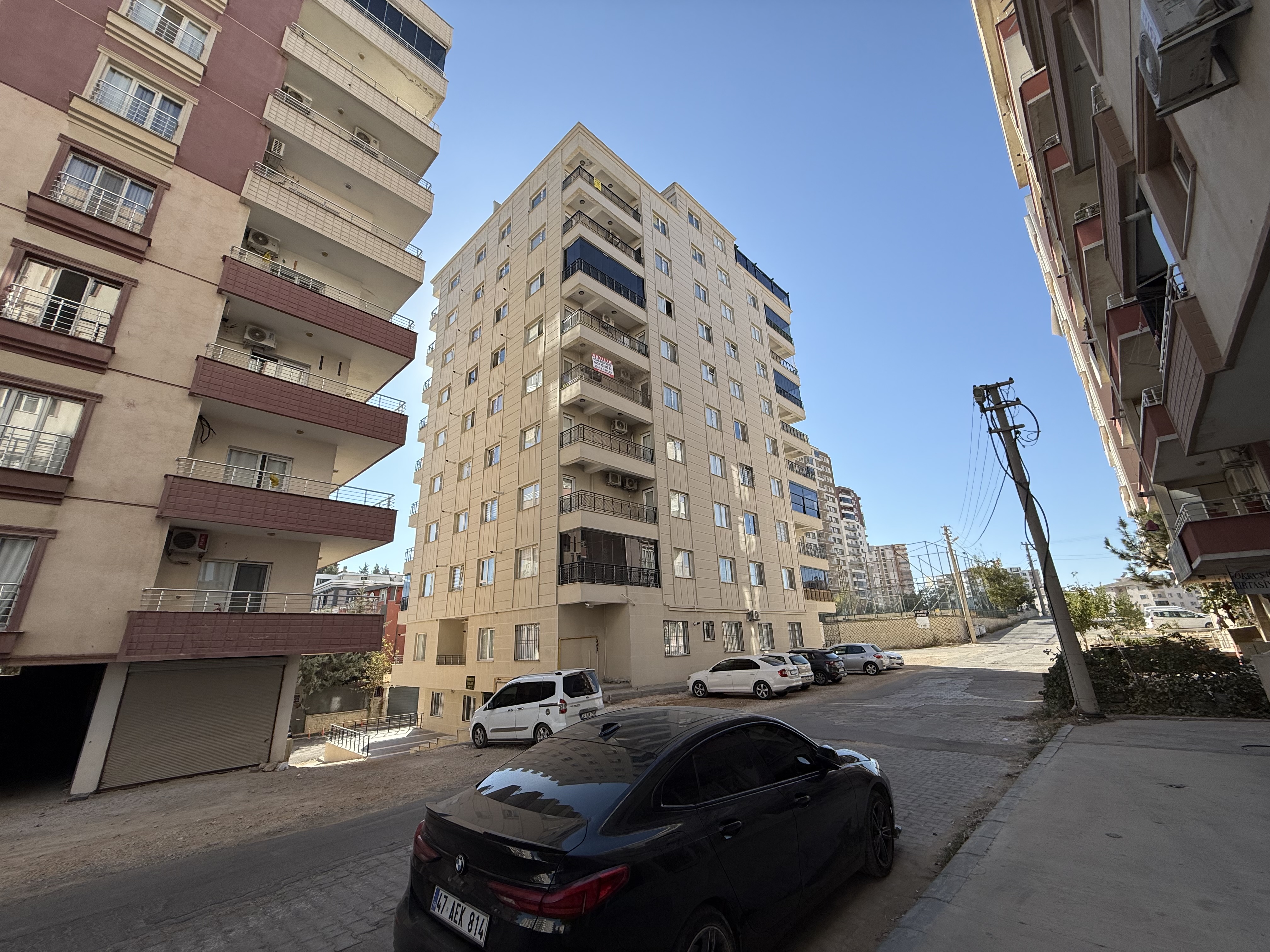 EMLAK 777 MERKEZ PTT ARKASI SATILIK LÜKS DUBLEKS 