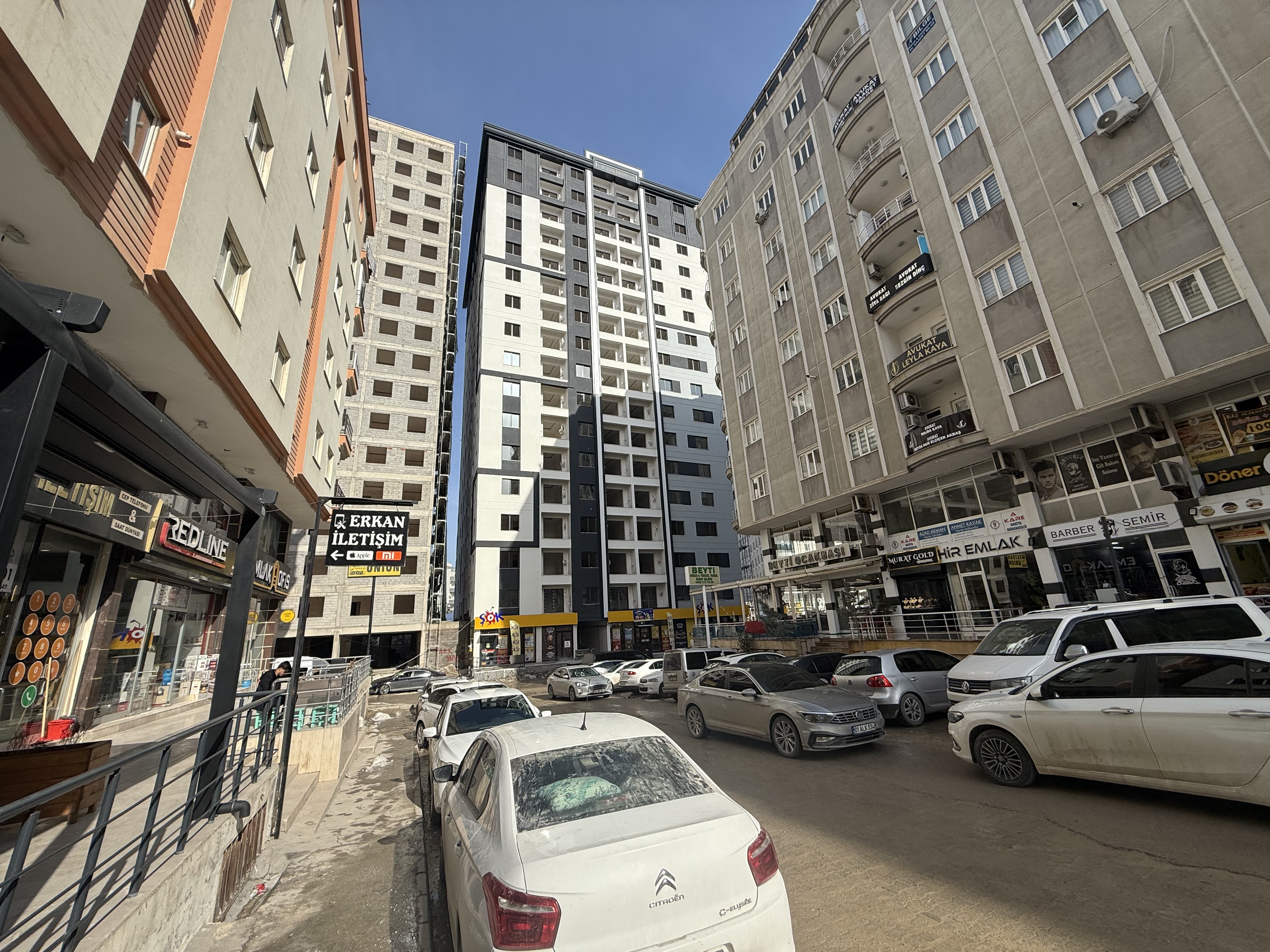 EMLAK 777 EN MERKEZİ KONUMDA EN UYGUN 1+1 SATILIK DAİRE 