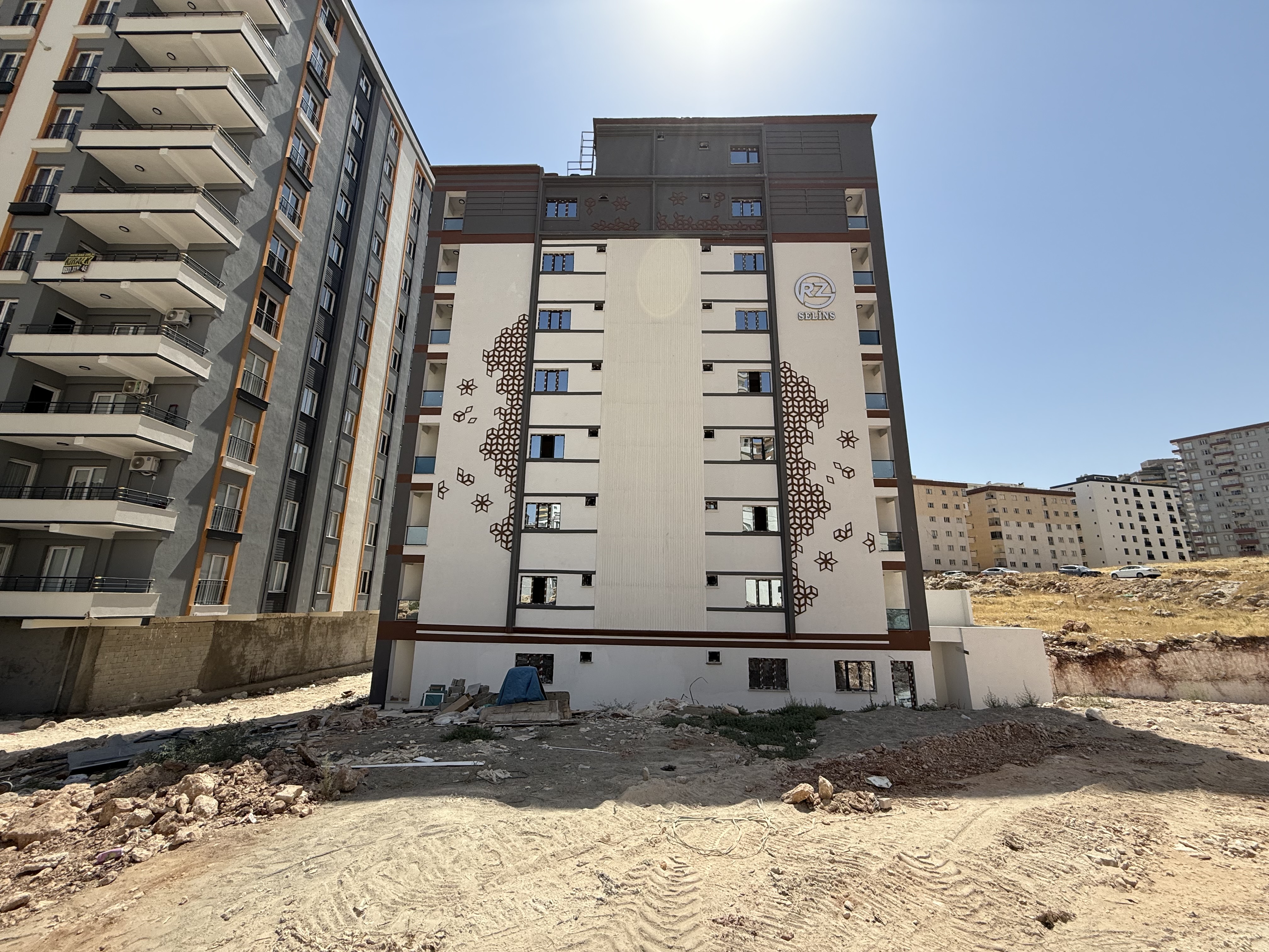 EMLAK 777 FULL SIFIR EŞYALI ULTRA LÜKS 1+1