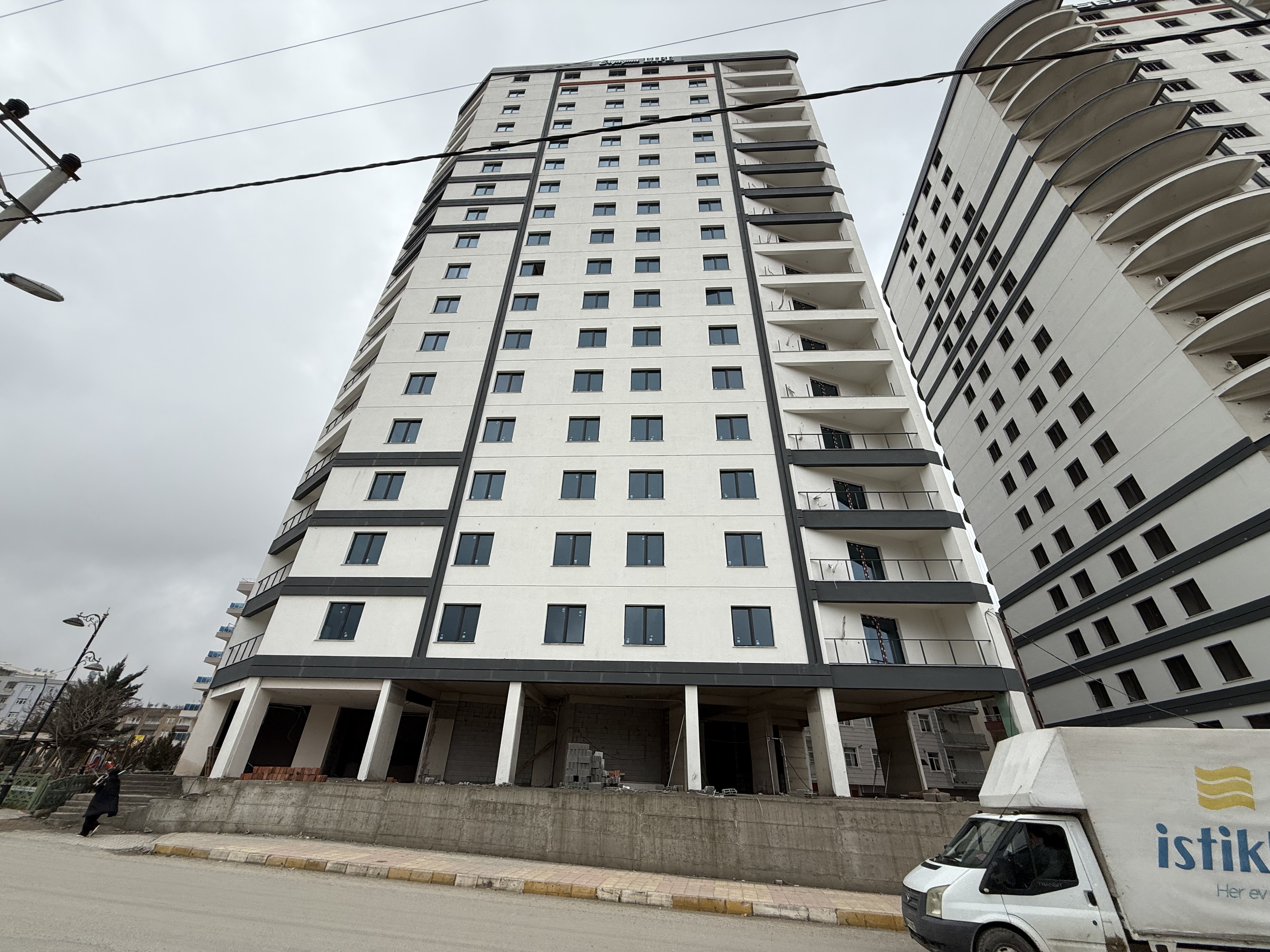 ESKİ EMNİYET YANI SATILIK AYRI MUTFAK LÜKS 2+1 DAİRE 