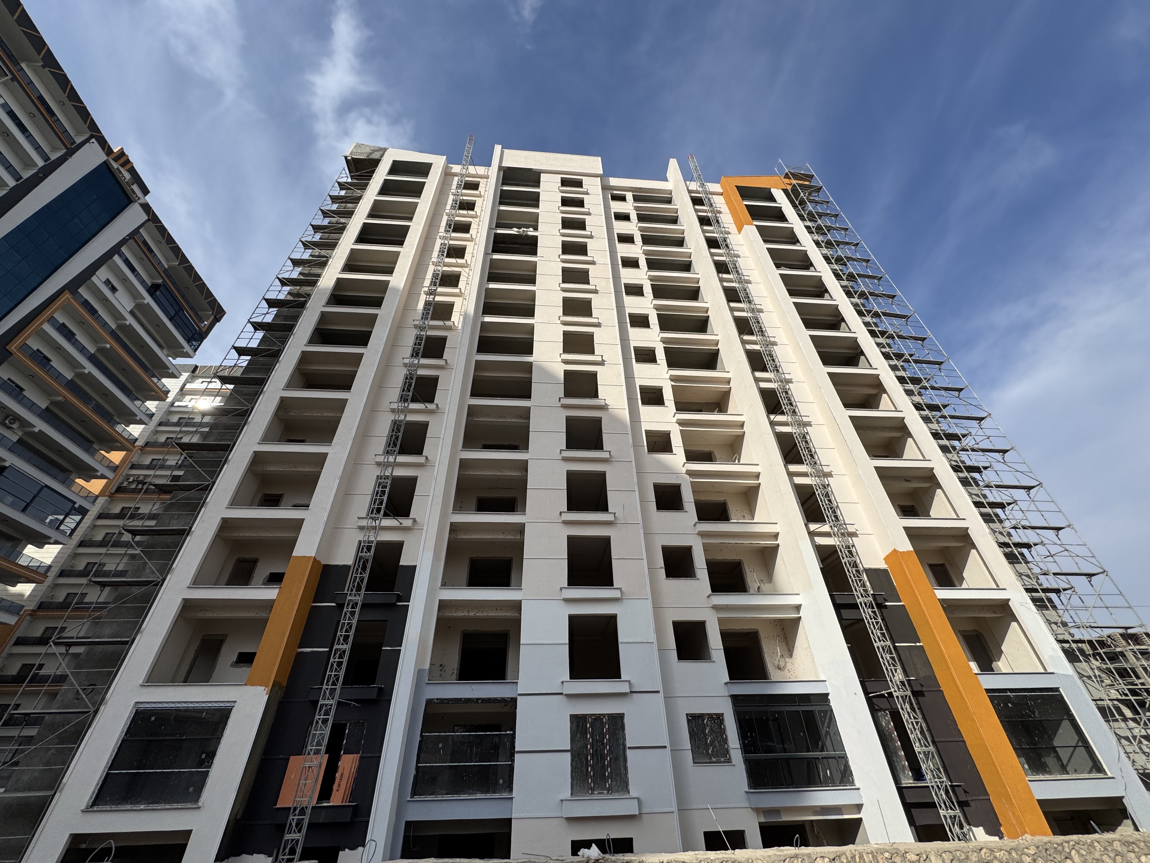 EMLAK 777 BEYLERBEYİ 2. ETAP SATILIK 3+1 ULTRA LÜKS ARA KAT DAİRE 